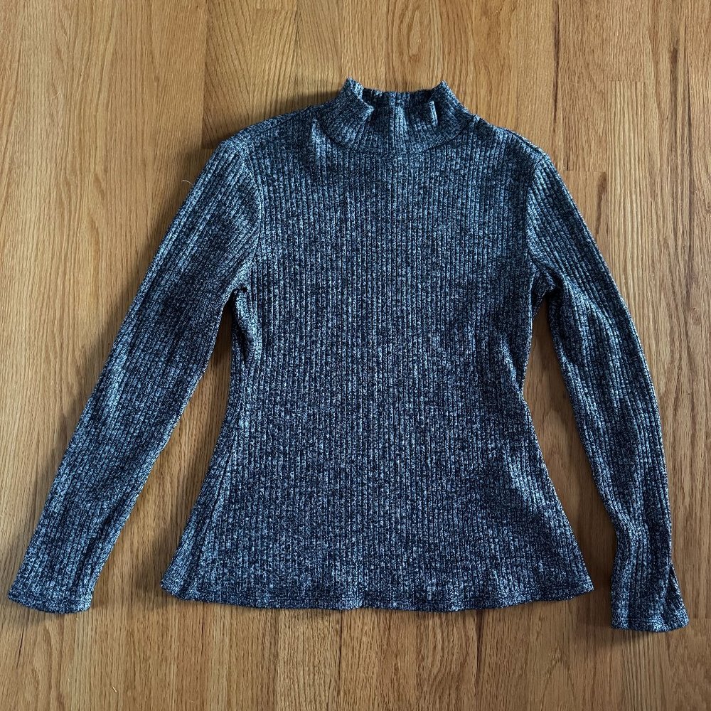 Mock Turtleneck (black and white; Sz M)